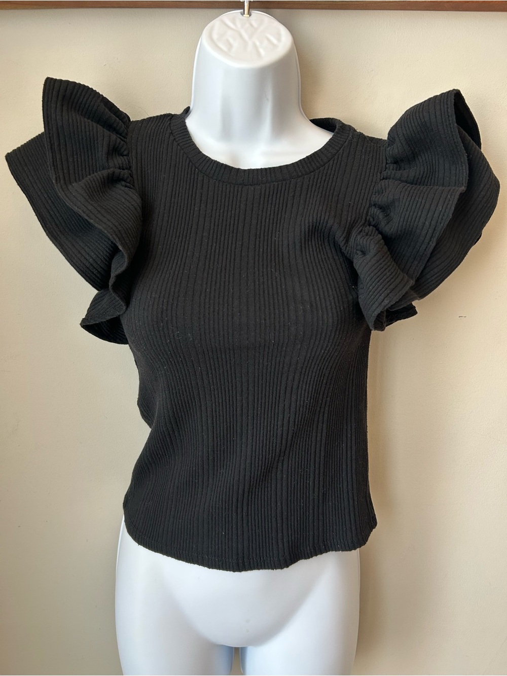 🟢 5 for $25 🟢 Zara Ruffled Sleeve Ribbed Knit Top - Black Size Small